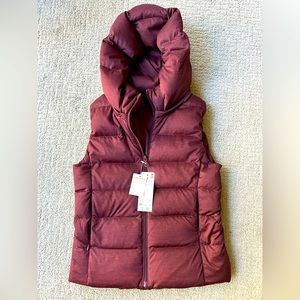 Uniqlo Stretch Down Hooded Vest - maroon, XS, brand new, never worn!